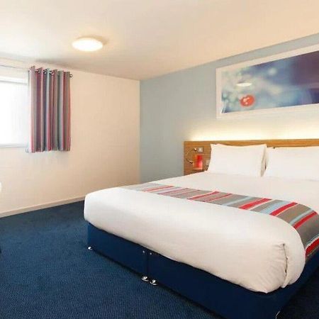 Travelodge Bromborough Port Sunlight Bagian luar foto