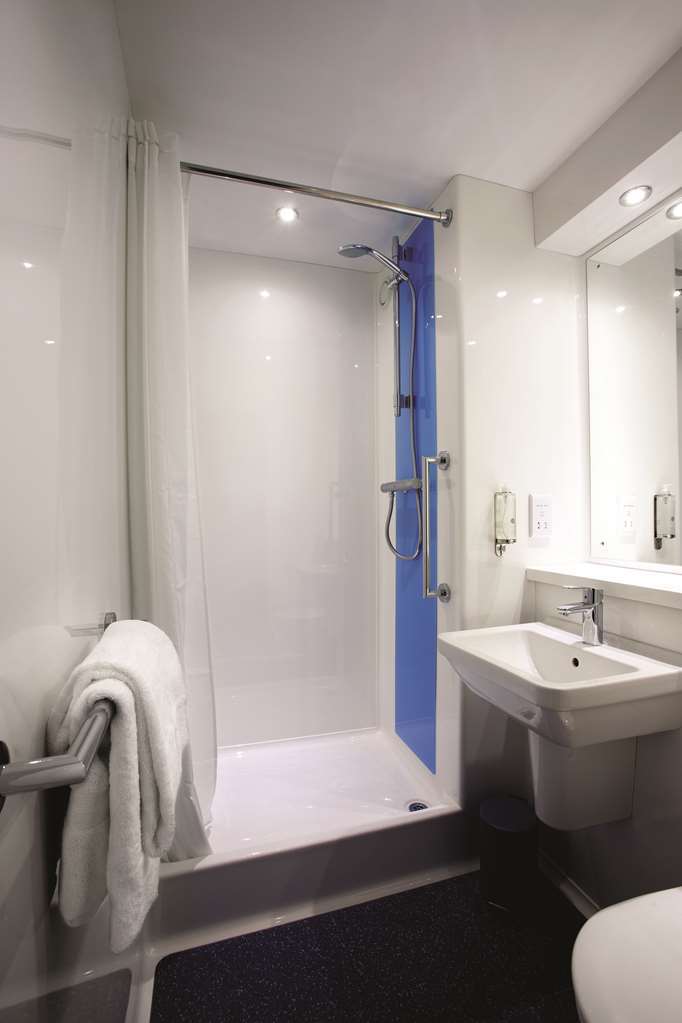 Travelodge Bromborough Port Sunlight Ruang foto